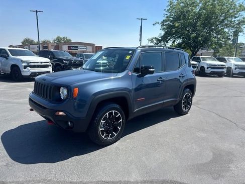 Used 2023 Jeep Renegade Trailhawk AWD/4WD image 3
