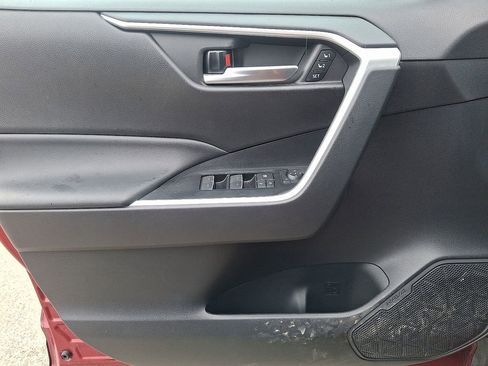 Used 2023 Toyota RAV4 XLE Premium image 12