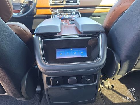 Used 2023 Lincoln Navigator Reserve AWD/4WD image 25