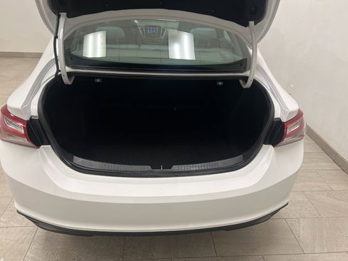 Used 2022 Chevrolet Malibu LT image 19