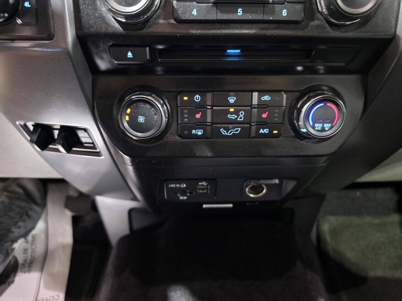Used 2015 Ford F150 XLT w/ Equipment Group 302A Luxury AWD/4WD image 38