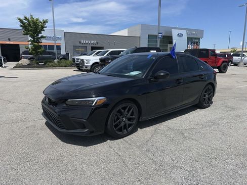 Used 2024 Honda Civic Sport image 4