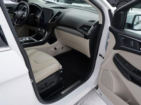 Used 2021 Ford Edge Titanium w/ Class II Trailer Tow Package image 35