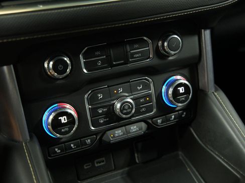 Certified 2024 GMC Yukon SLT AWD/4WD image 49