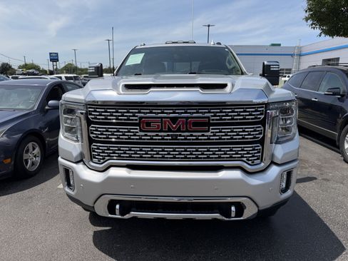 Used 2020 GMC Sierra 2500 Denali w/ Denali Ultimate Package AWD/4WD image 3