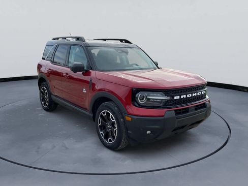 Used 2025 Ford Bronco Sport Outer Banks w/ Outer Banks Tech Package+ AWD/4WD image 3