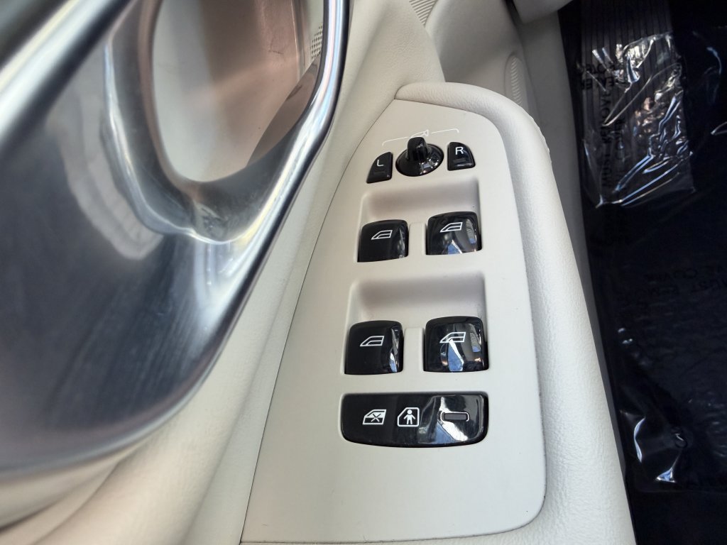 Used 2023 Volvo XC90 B6 Plus w/ Protection Package Premier AWD/4WD image 28