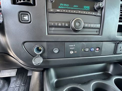 New 2025 GMC Savana 3500 w/ Power Convenience Package RWD image 17