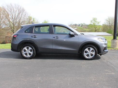 Used 2024 Honda HR-V LX image 2