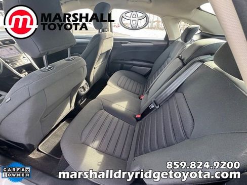 Used 2019 Ford Fusion SE image 13