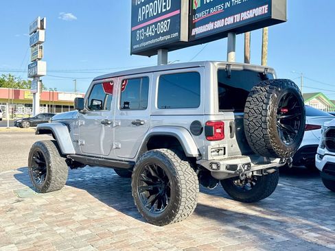 Used 2019 Jeep Wrangler Unlimited Sahara AWD/4WD image 9