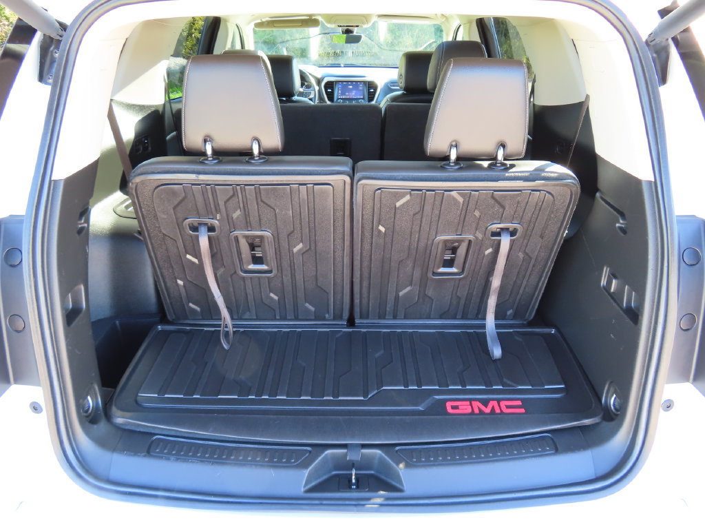 Certified 2022 GMC Acadia Denali w/ GMC Pro Grade Package AWD/4WD image 19