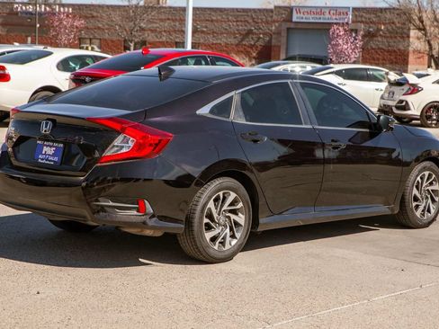 Used 2018 Honda Civic EX image 5