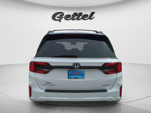 Used 2025 Honda Odyssey Touring image 5