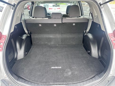 Used 2013 Toyota RAV4 XLE AWD/4WD image 8