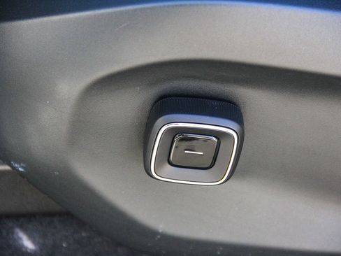 New 2025 Volvo EX90 Plus image 18