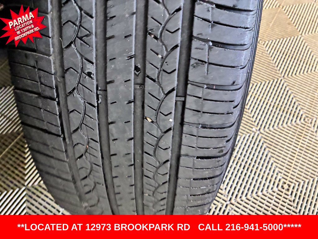 Certified 2024 Buick Enclave Essence AWD/4WD image 26