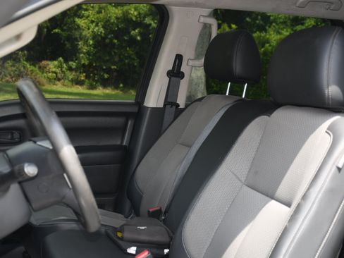 Used 2017 Nissan Titan S RWD image 11