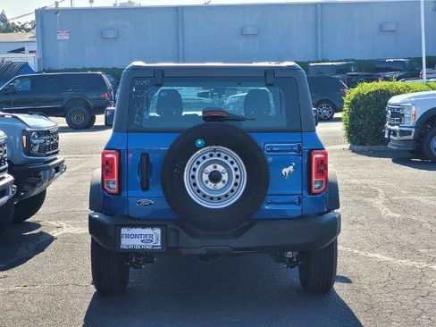New 2025 Ford Bronco Base image 5