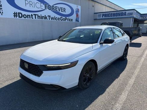 Used 2025 Honda Accord SE image 3
