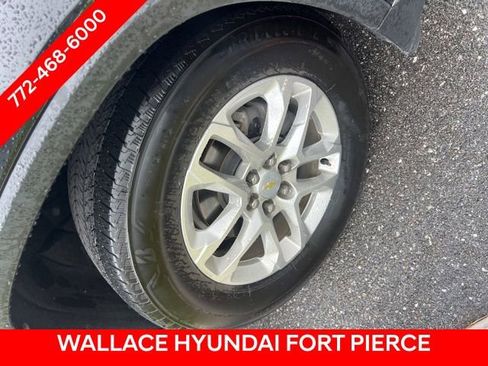 Used 2020 Chevrolet Traverse LT FWD image 5
