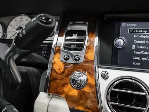 Used 2010 Rolls-Royce Ghost image 44