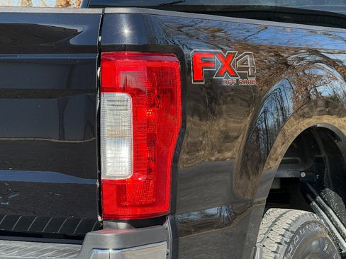 Used 2019 Ford F350 XLT w/ XLT Value Package image 9