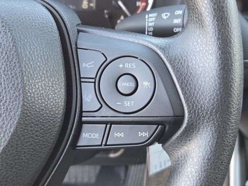 Used 2023 Toyota RAV4 LE image 17