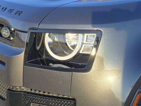 Used 2022 Land Rover Defender 110 S image 3