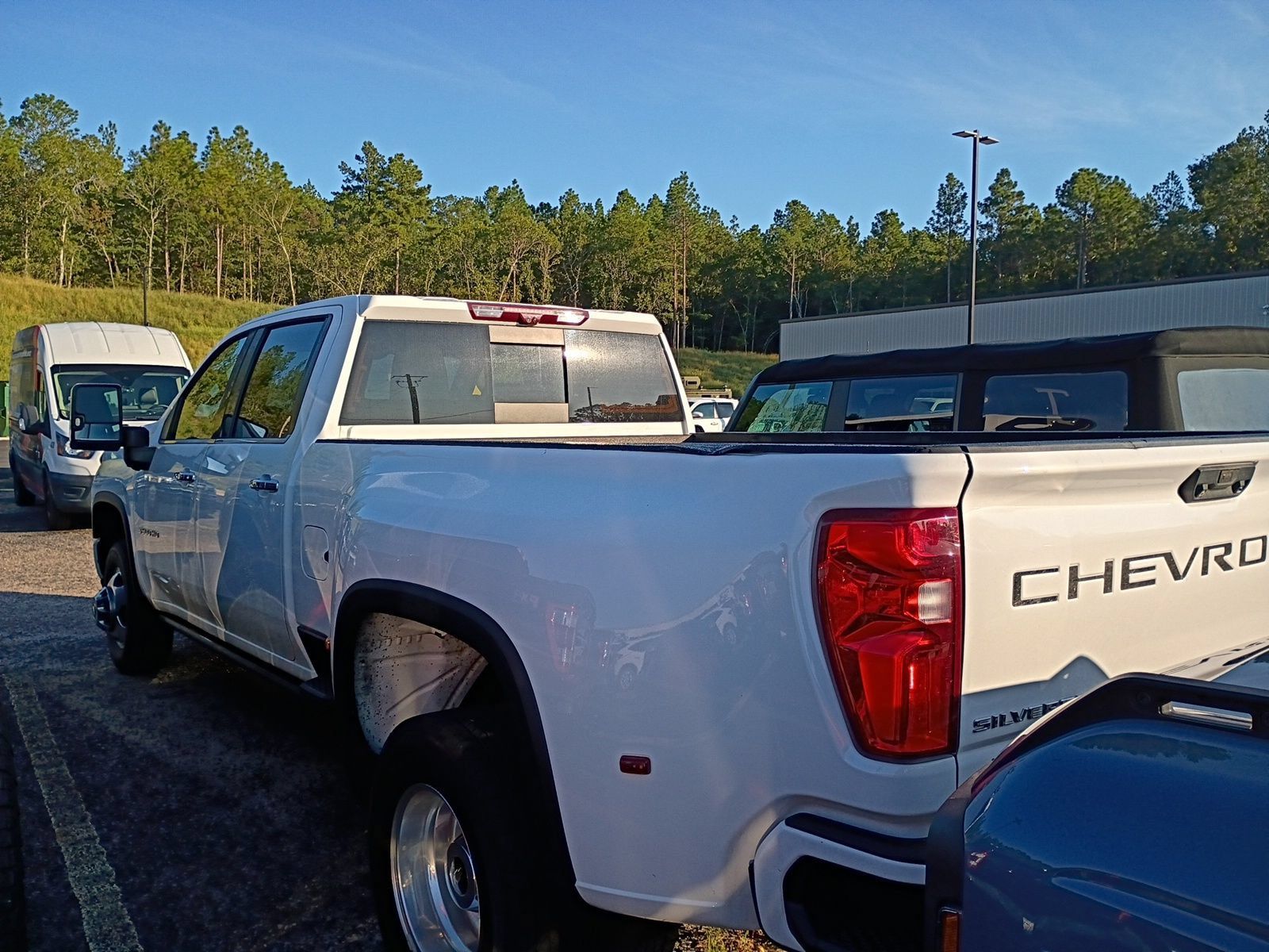 Used 2021 Chevrolet Silverado 3500 High Country AWD/4WD image 5