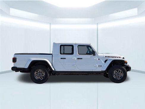 New 2026 Jeep Gladiator Mojave image 8