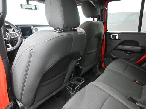 Used 2023 Jeep Gladiator Overland image 23
