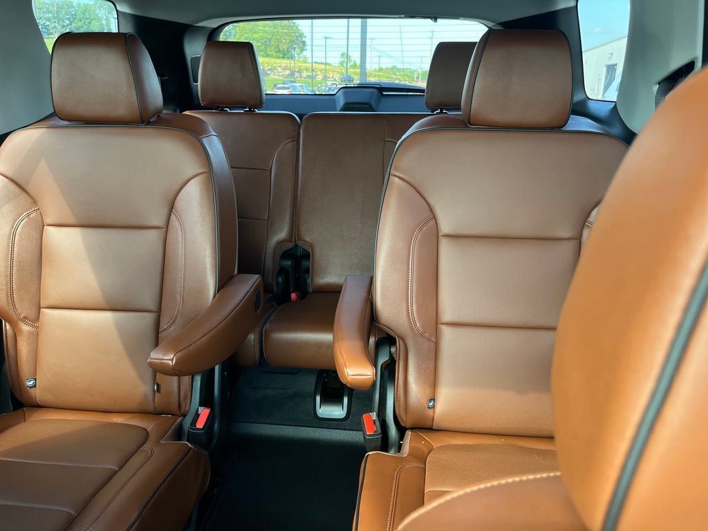 Used 2021 Chevrolet Traverse High Country AWD/4WD image 12