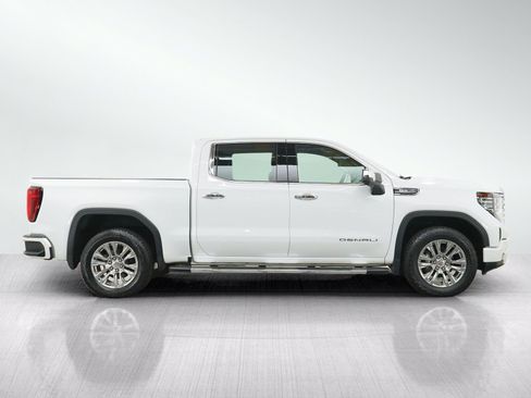 Used 2022 GMC Sierra 1500 Denali w/ Technology Package AWD/4WD image 7