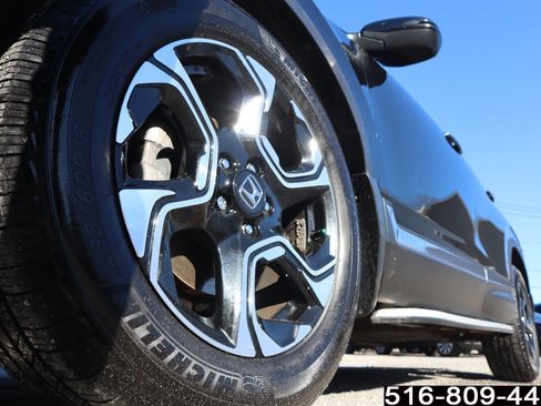 Used 2018 Honda CR-V Touring image 11