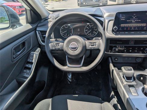 Used 2024 Nissan Rogue S AWD/4WD image 16
