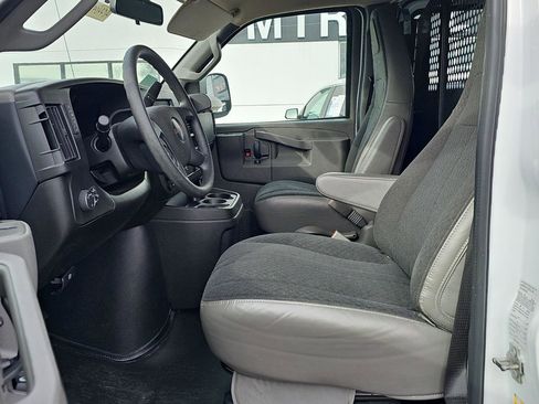 Used 2024 GMC Savana 2500 Work Van w/ Driver Convenience Package image 6