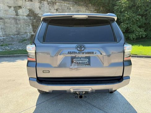 Used 2016 Toyota 4Runner SR5 AWD/4WD image 5