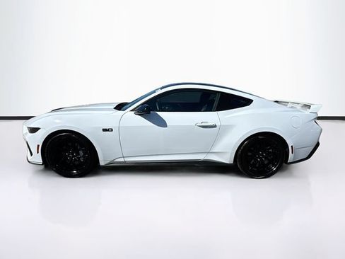 Used 2025 Ford Mustang GT Premium RWD image 5