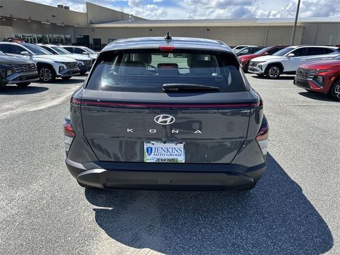 New 2026 Hyundai Kona SE image 11