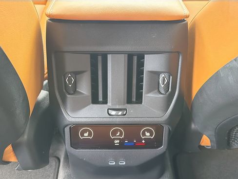 Used 2025 BMW X3 xDrive30i w/ Premium Package image 19