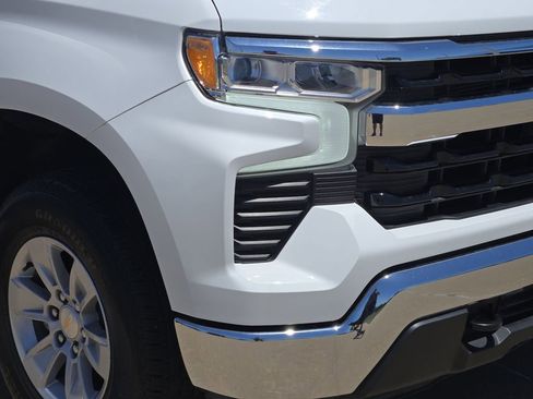 Used 2025 Chevrolet Silverado 1500 LT AWD/4WD image 29