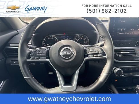 Used 2024 Nissan Altima 2.5 SR w/ SR Premium Package image 16