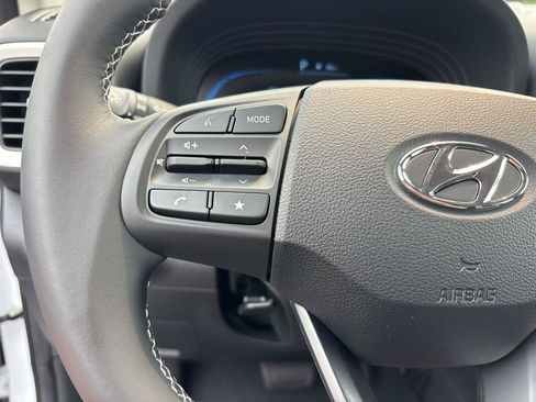 Used 2026 Hyundai Venue SEL FWD image 16