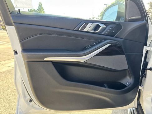 Used 2024 BMW X5 xDrive50e image 21