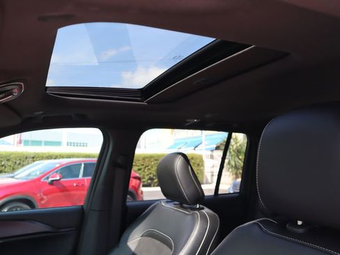 Used 2024 Jeep Grand Cherokee Altitude RWD image 22