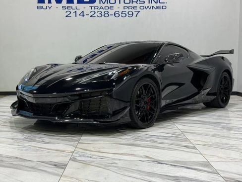 Used 2024 Chevrolet Corvette Z06 image 2