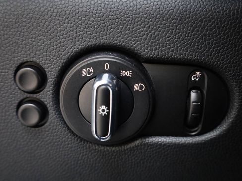 Used 2015 MINI Cooper 4-Door Hardtop FWD image 33