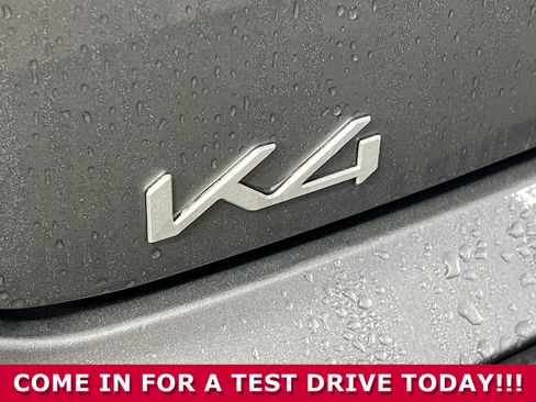 Used 2025 Kia K4 LXS image 32