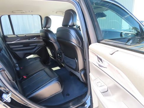 Used 2023 Jeep Grand Cherokee Limited w/ Luxury Tech Group II AWD/4WD image 30